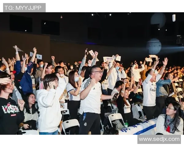 足球大开盛宴激情四溢球迷欢聚一堂共庆绿茵传奇时刻